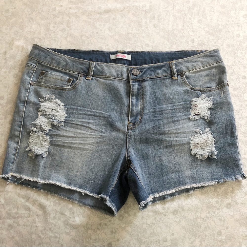 Refuge  plus size Jean Shorts  distressed